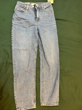 H&M Straight-Leg Women's Jeans in Light Blue Wash